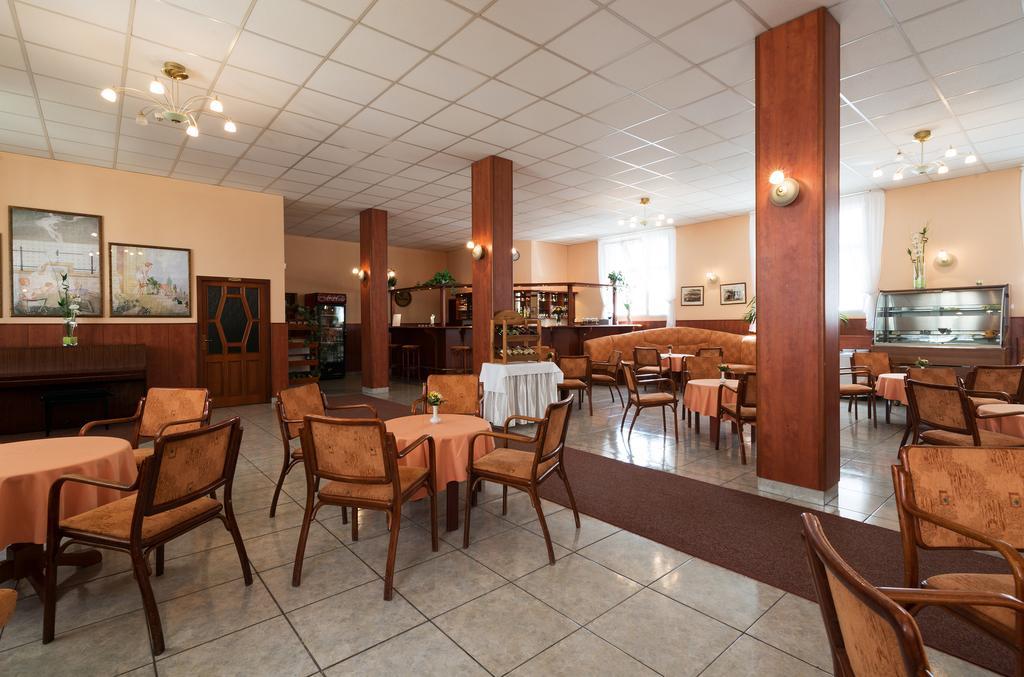 Ensana Pro Patria Hotel Piest'any Exterior photo