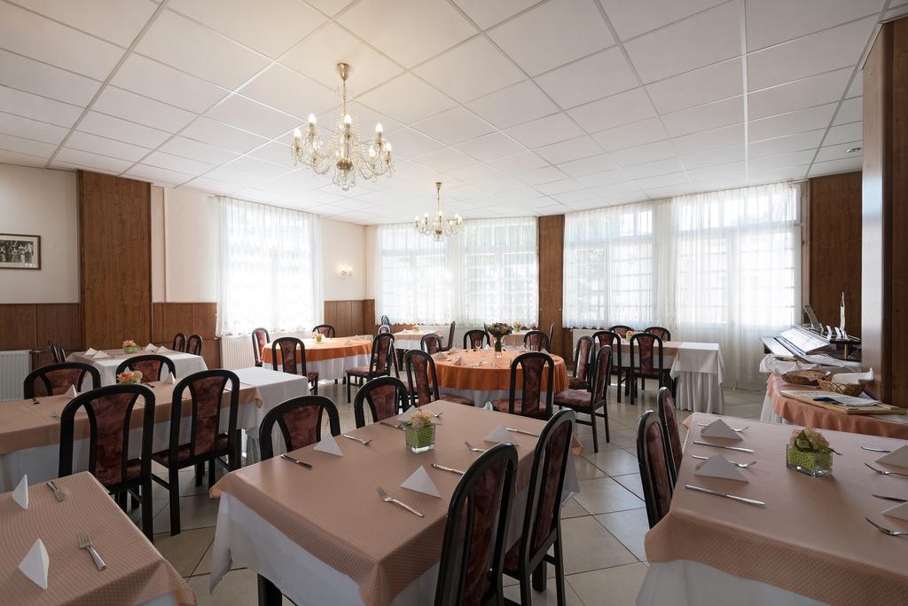 Ensana Pro Patria Hotel Piest'any Exterior photo