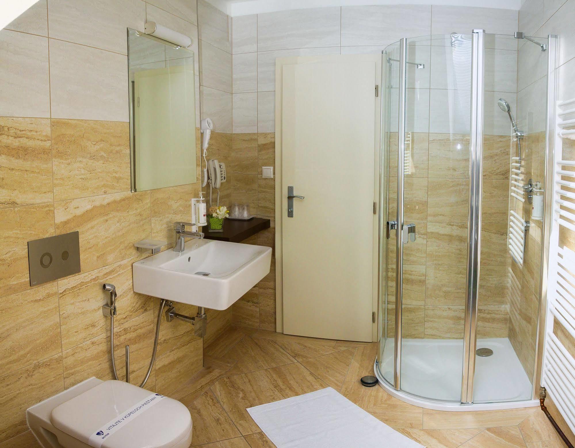 Ensana Pro Patria Hotel Piest'any Exterior photo
