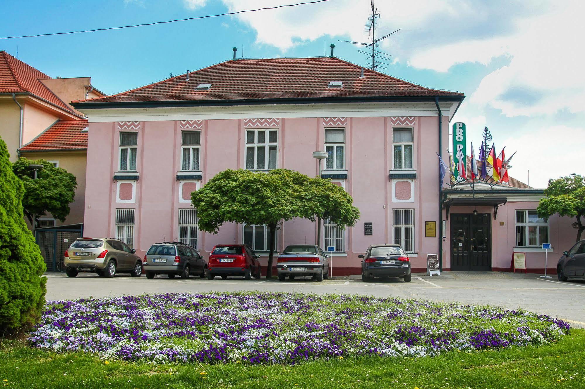 Ensana Pro Patria Hotel Piest'any Exterior photo